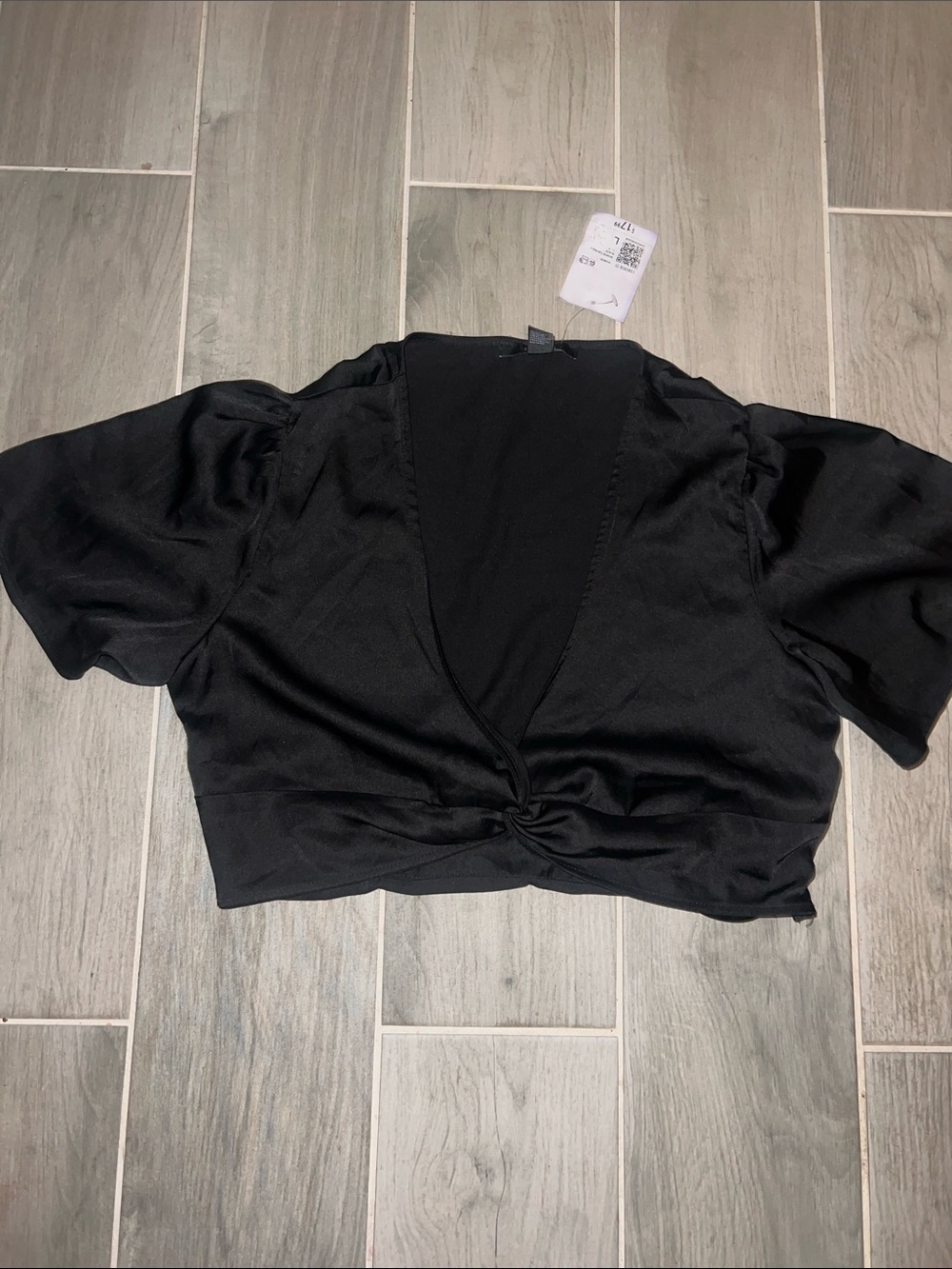 Forever 21 Black Twist-Front Puff Sleeve Crop Top